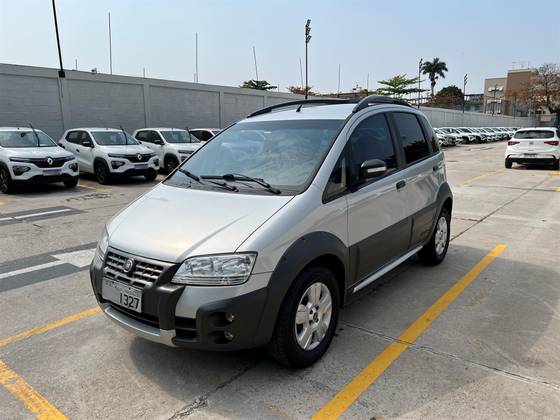 FIAT IDEA 1.8 MPI ADVENTURE 8V FLEX 4P MANUAL FIAT IDEA 1.8 MPI ADVENTURE 8V FLEX 4P MANUAL